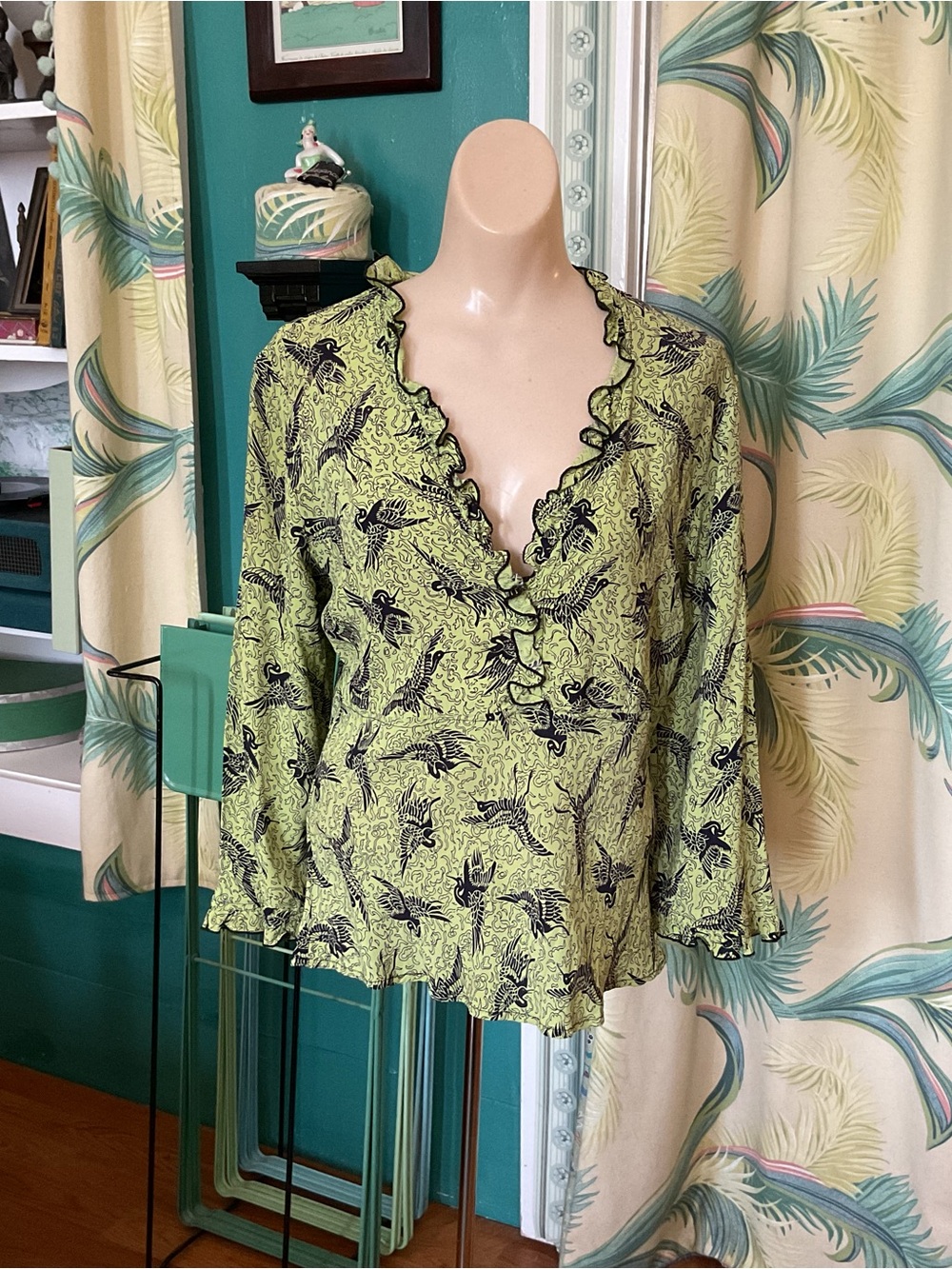 Loco Lindo Asian Cranes 30s Style Ruffle V-Neck Blouse in Lime Green